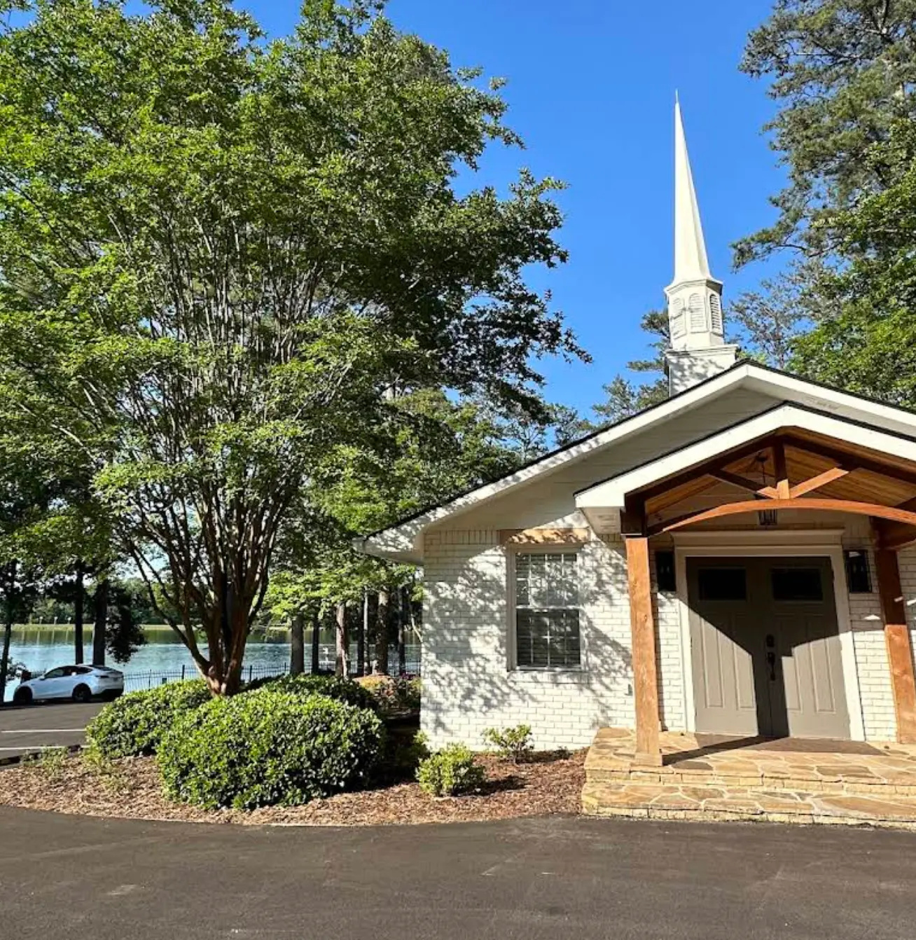Lake Berkeley Chapel location and visitor information